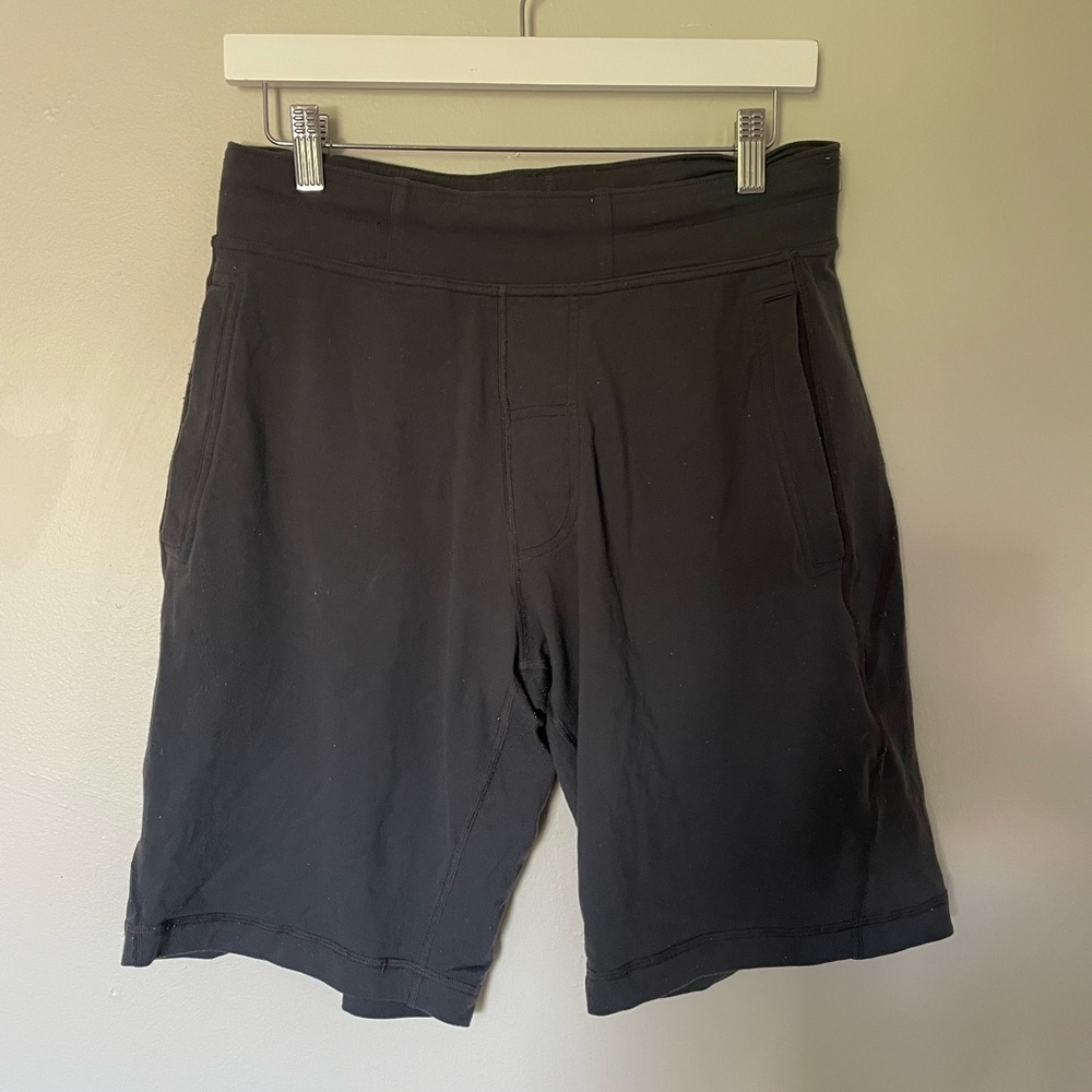 Lululemon Mens 11” Shorts Sz Medium